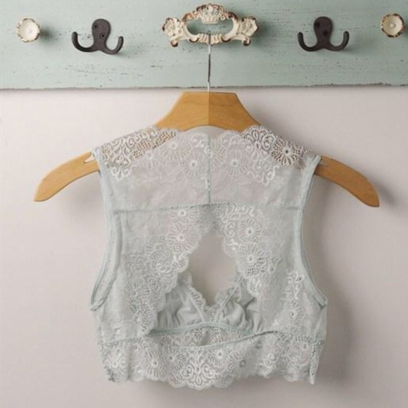 ❗️CLOSING SALE❗️ Seafoam Lace Bralette - Picture 2 of 3